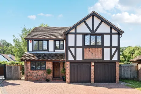 Hammond End, Farnham Common, SL2