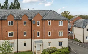 Cardew House, 84 Templer Place, Bovey Tracey, Devon, TQ13 photo