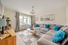 Williamson Close, Haslemere, GU27 photo 3
