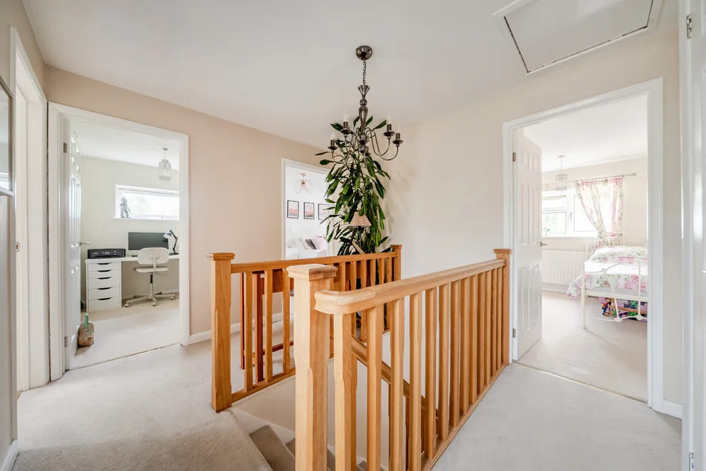 Williamson Close, Haslemere, GU27 photo 8