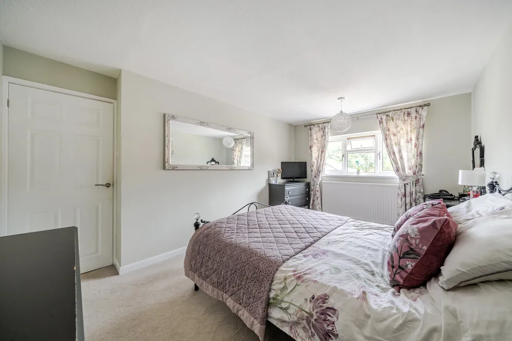 Williamson Close, Haslemere, GU27 photo 15