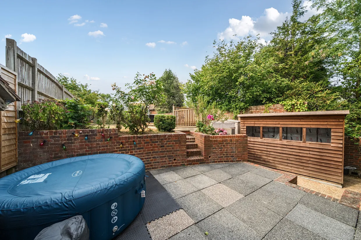 Williamson Close, Haslemere, GU27 photo 16