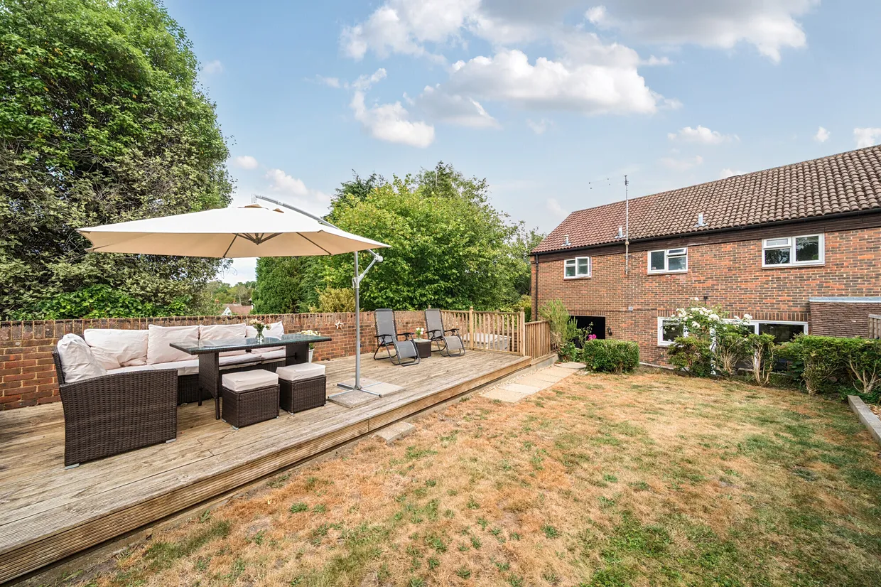 Williamson Close, Haslemere, GU27 photo 18