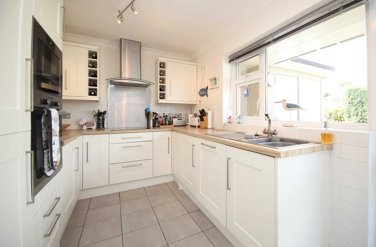 Lon Conwy, Benllech, Tyn-y-Gongl, Isle of Anglesey, LL74