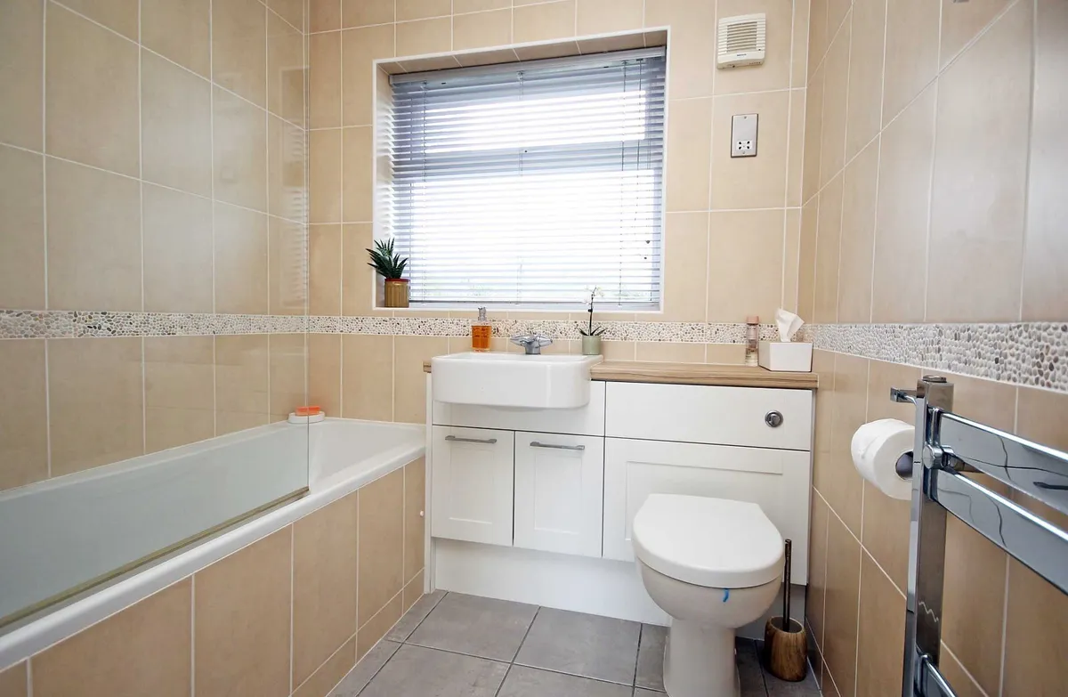 Lon Conwy, Benllech, Tyn-y-Gongl, Isle of Anglesey, LL74