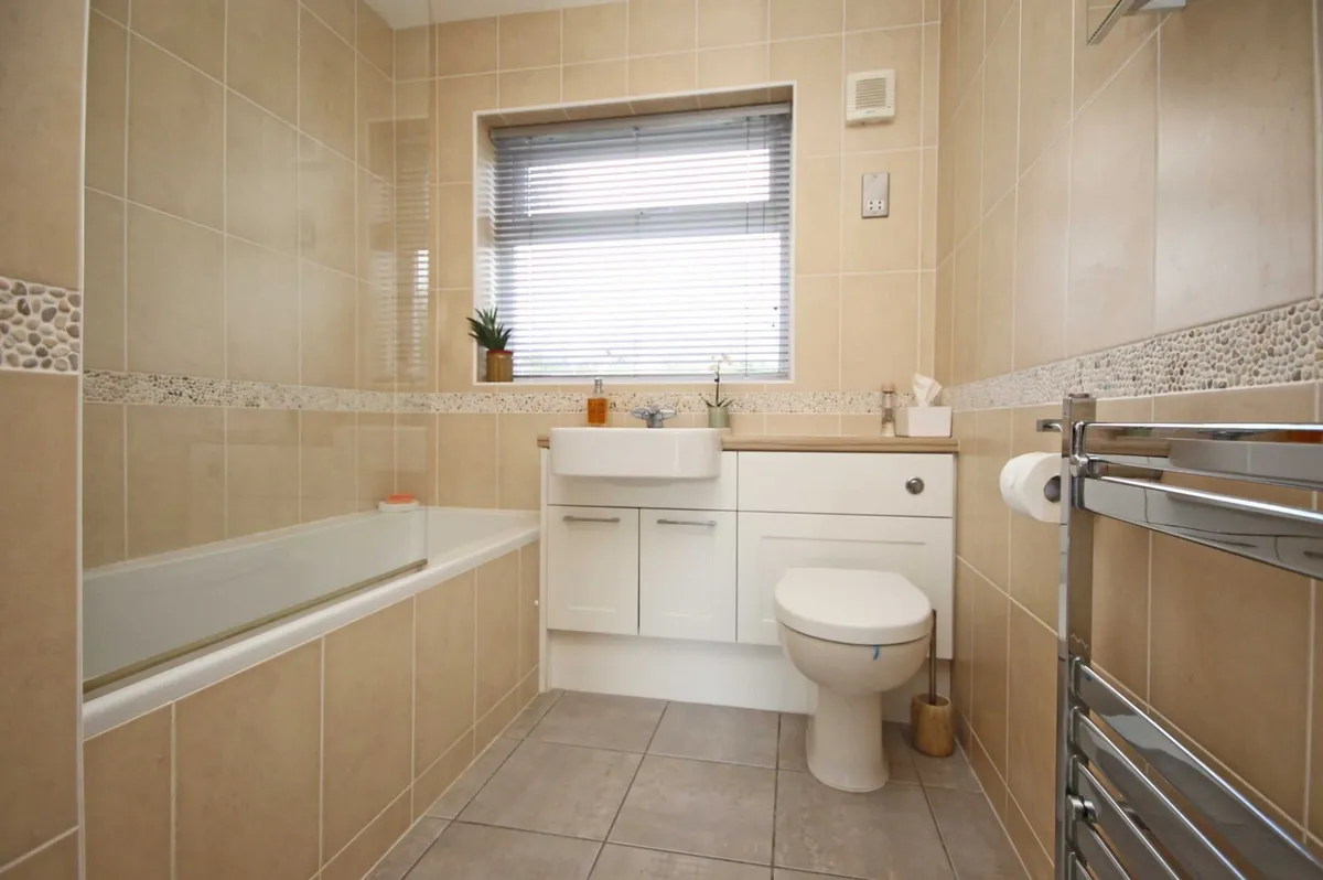 Lon Conwy, Benllech, Tyn-y-Gongl, Isle of Anglesey, LL74