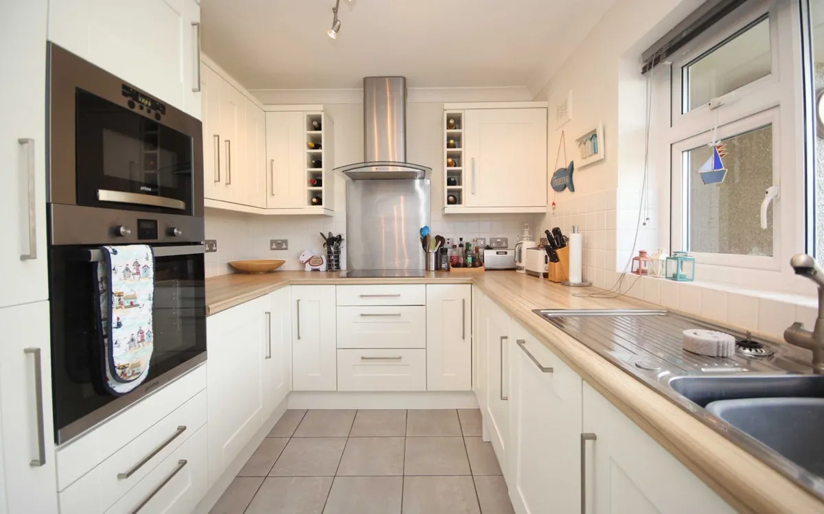 Lon Conwy, Benllech, Tyn-y-Gongl, Isle of Anglesey, LL74