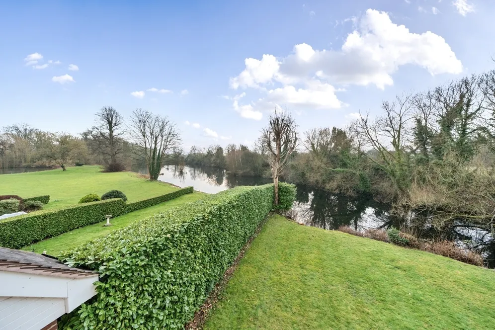 Amerden Lakes Maidenhead SL6 photo 6