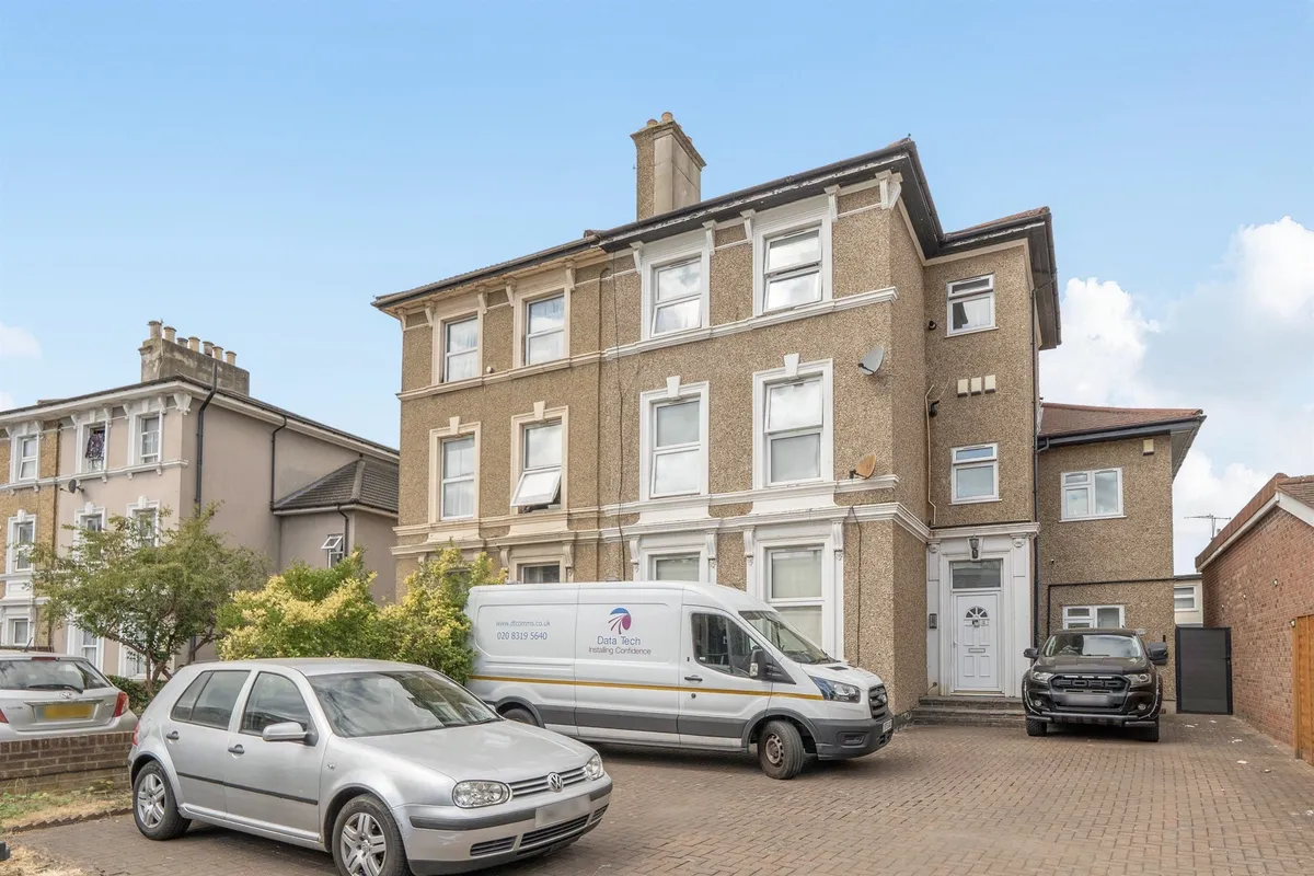 Baker Street, Enfield