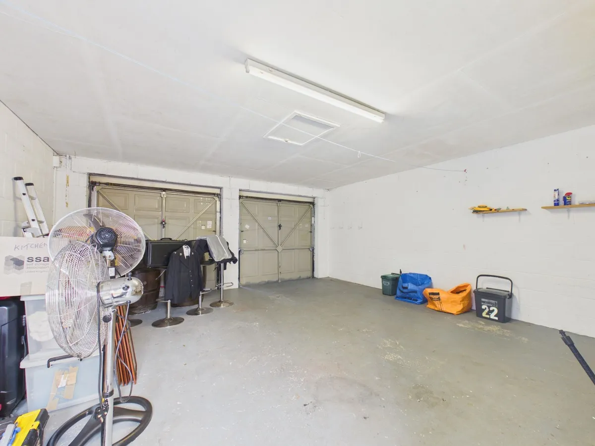 Cilgant Y Meillion, Rhoose CF62