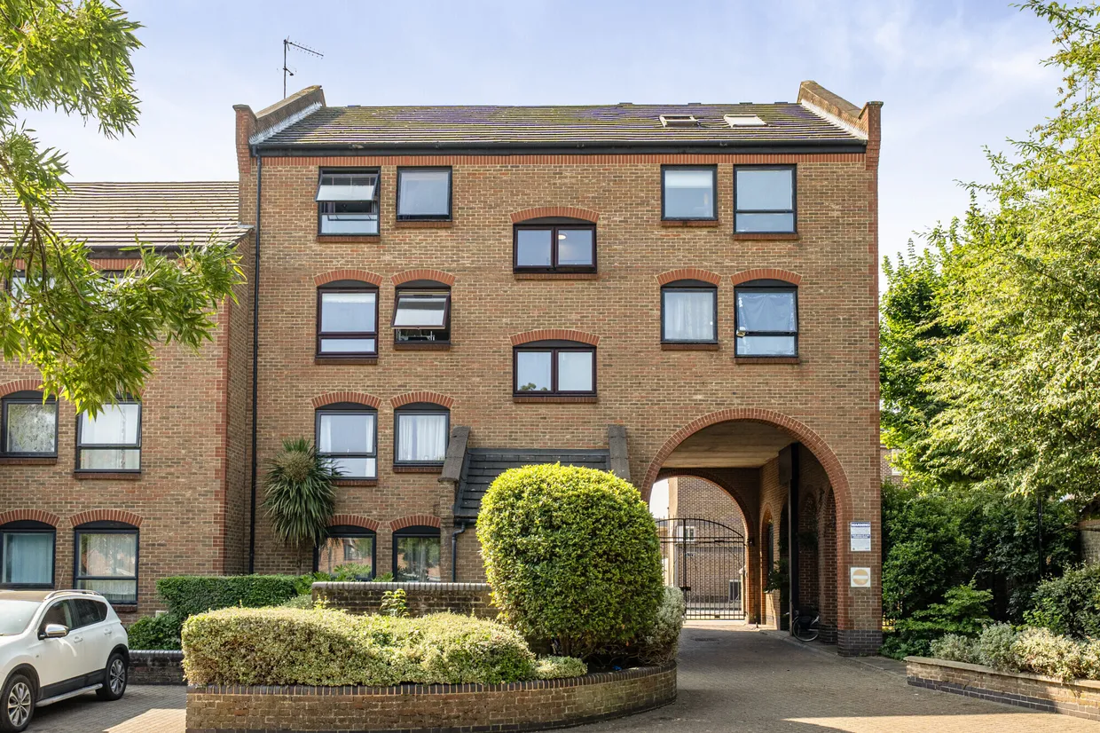 Horseshoe Close, London, E14 photo 1