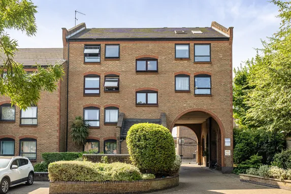 Horseshoe Close, London, E14