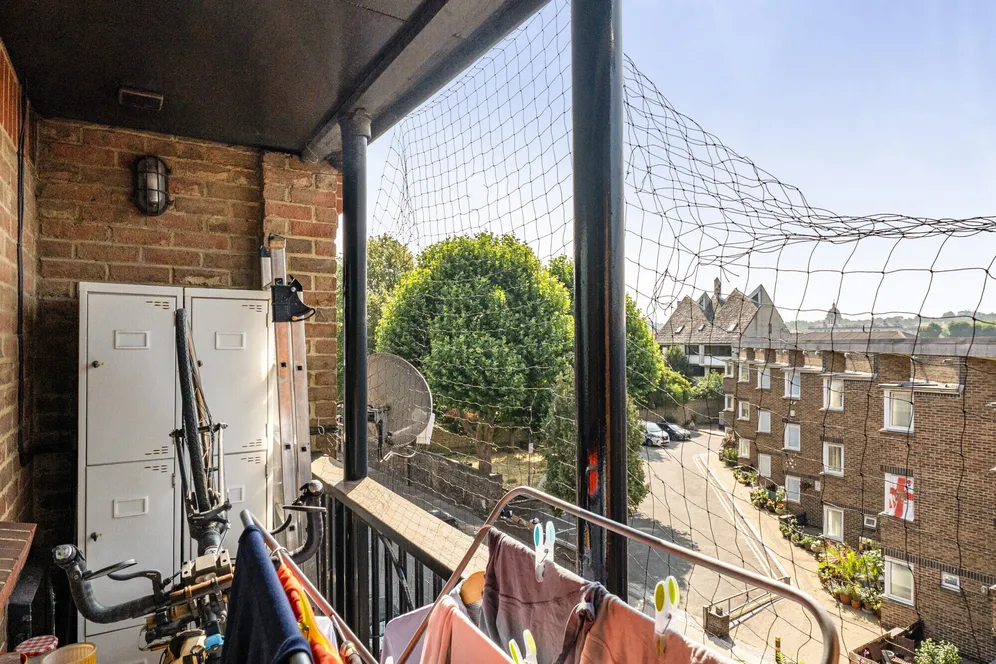 Horseshoe Close, London, E14 photo 3