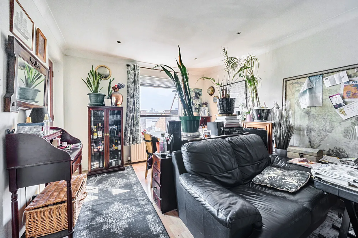 Horseshoe Close, London, E14 photo 4