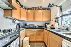 Horseshoe Close, London, E14 photo 5