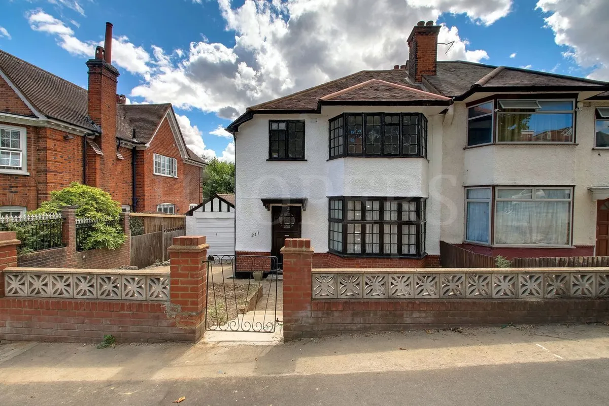 Dollis Hill Lane, London, NW2