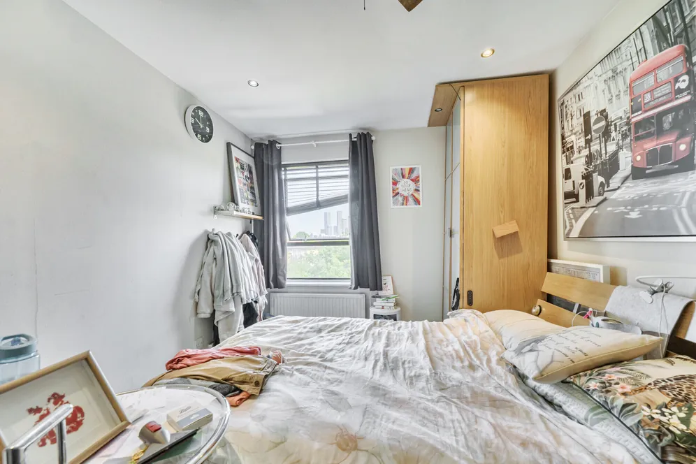 Horseshoe Close, London, E14 photo 6