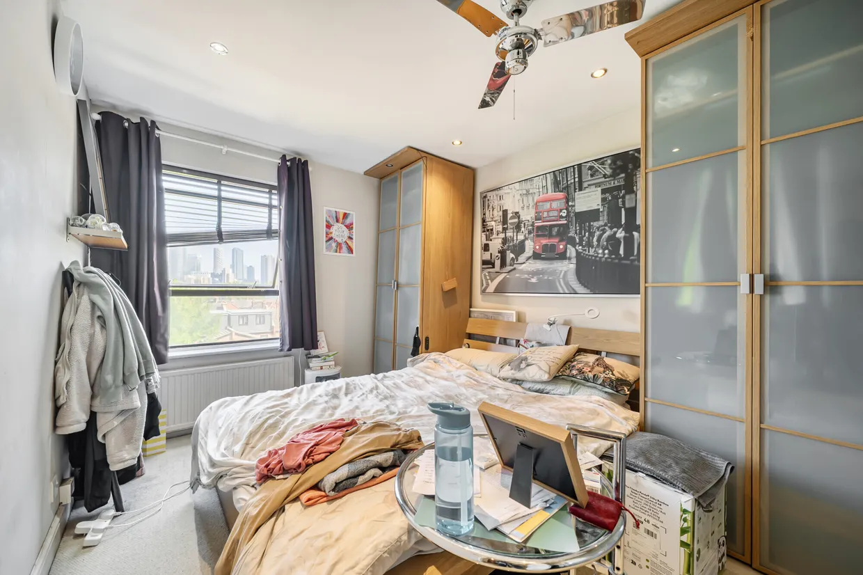 Horseshoe Close, London, E14 photo 12