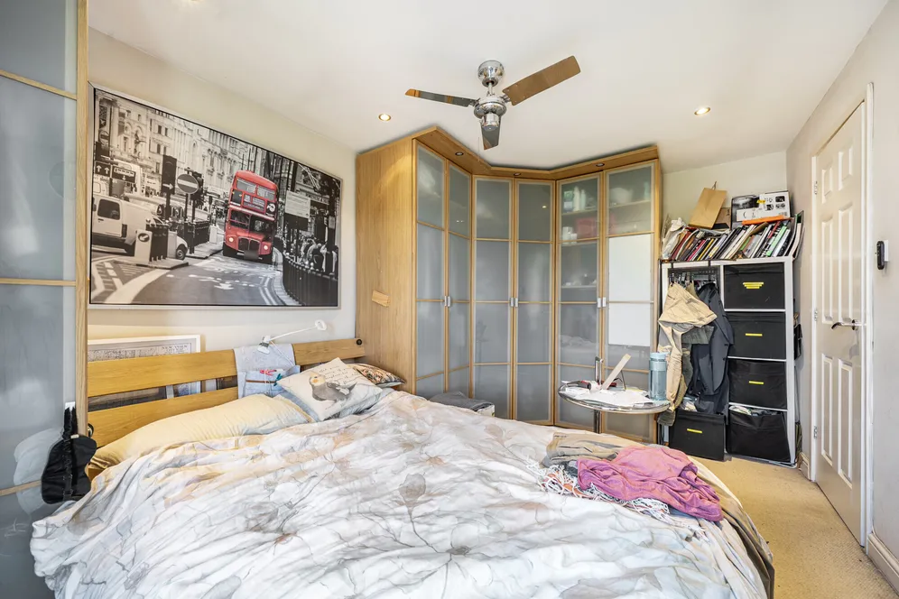 Horseshoe Close, London, E14 photo 13
