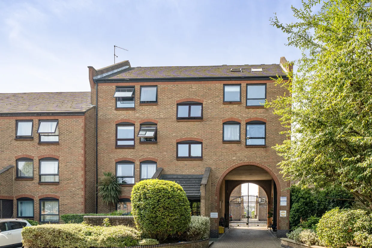 Horseshoe Close, London, E14 photo 14