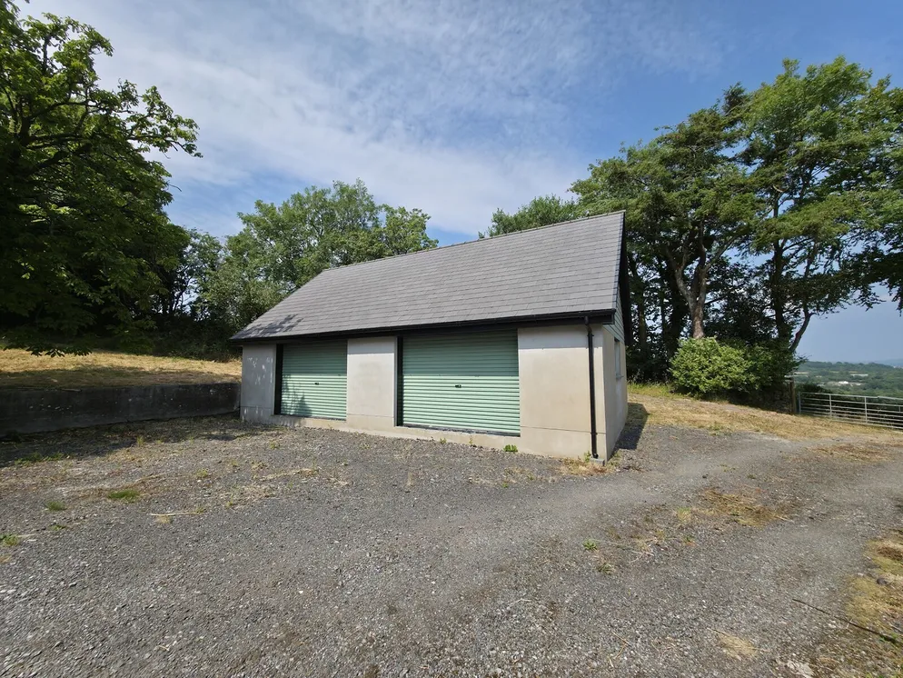 Property carousel item 4