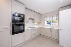 De Havilland Place, White Waltham Village, Maidenhead