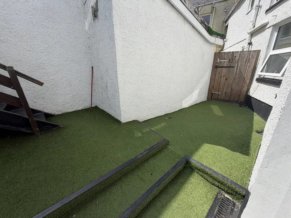 Property carousel item 11
