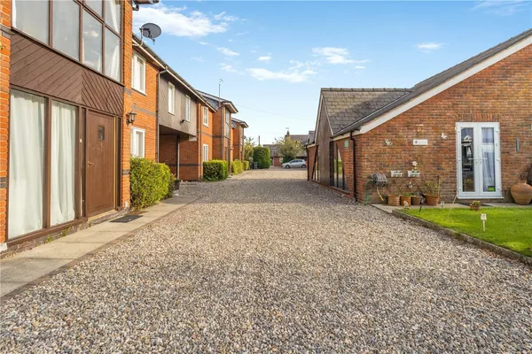Parkside, Nr Rossett, LL12 photo 3