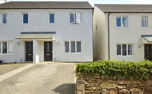 Cricket Field Crescent, Hayle, Cornwall, TR27 photo