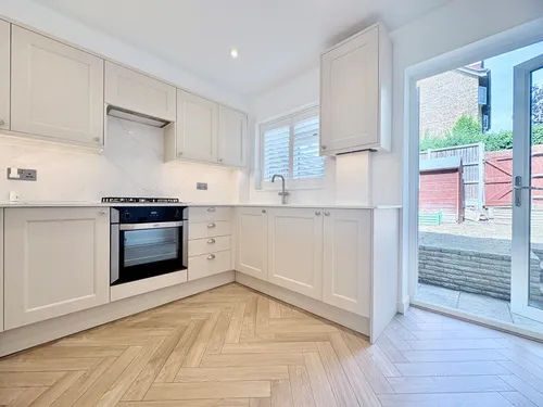 Ladywood Road, HERTFORDphoto