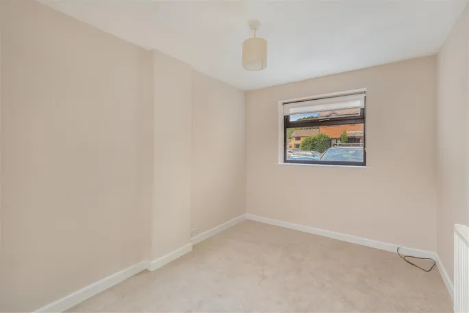 Property carousel image 8