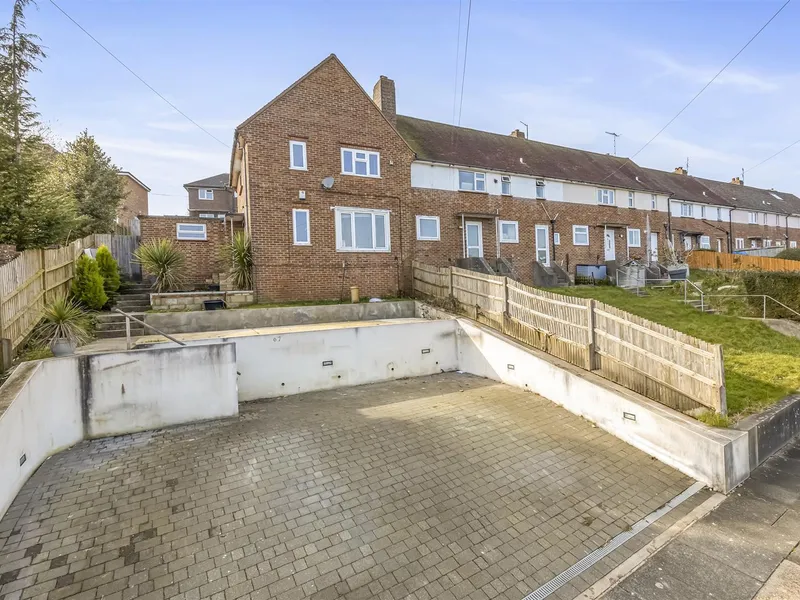 Property thumbnail 3 out of 3