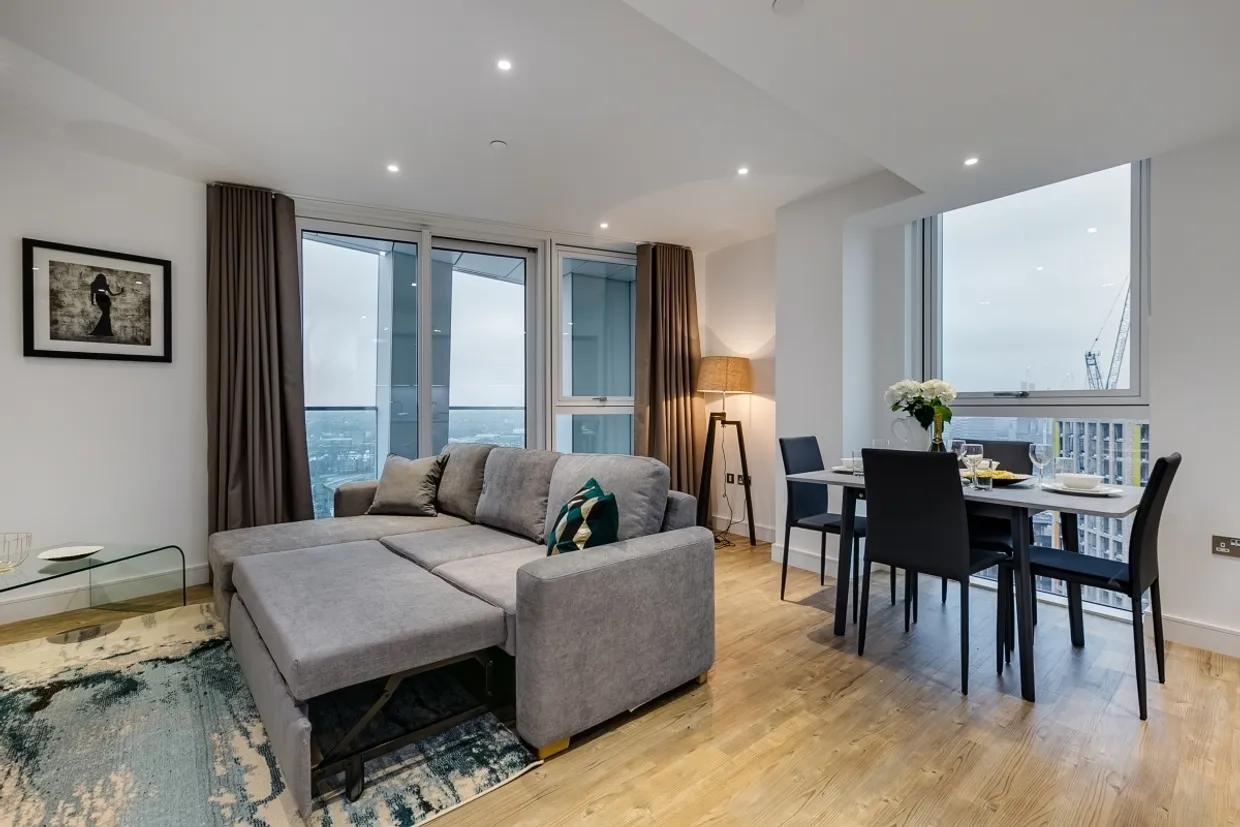 Nine Elms Point, Haydn Tower, 50 Wandsworth Road London SW8 photo 1
