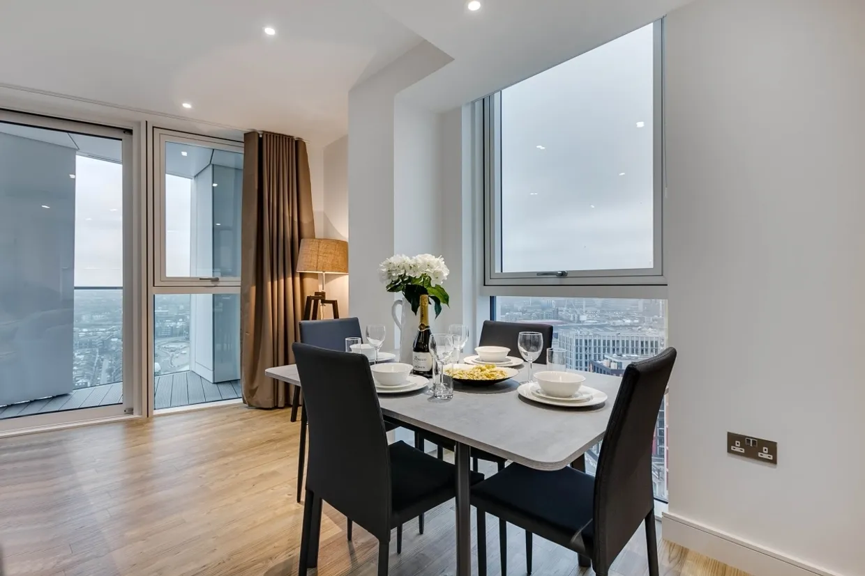 Nine Elms Point, Haydn Tower, 50 Wandsworth Road London SW8 photo 2
