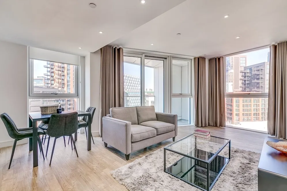 Nine Elms Point, Haydn Tower, 50 Wandsworth Road London SW8 photo 3