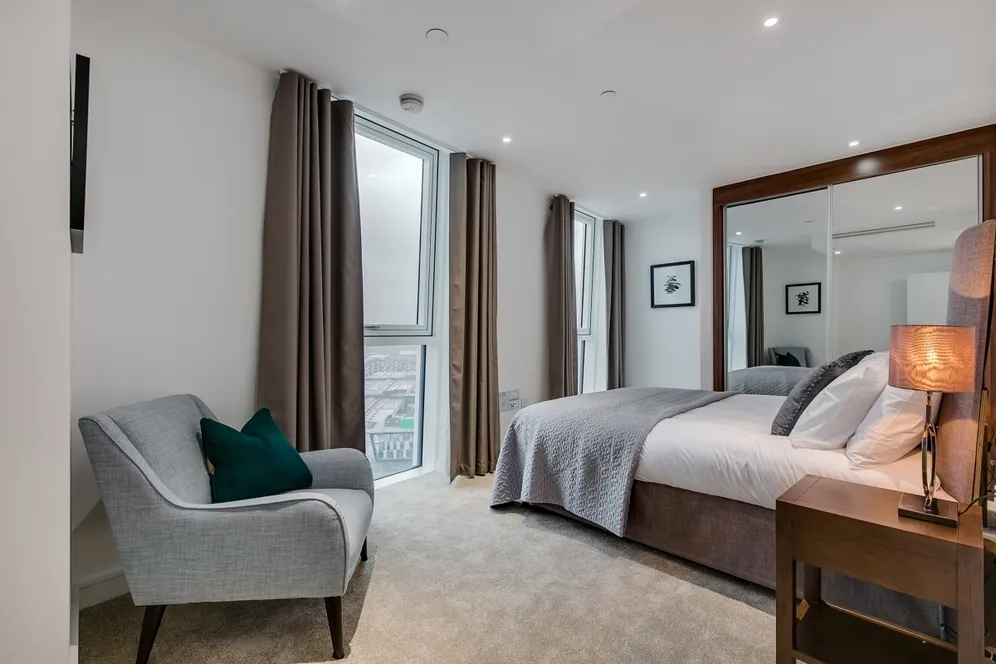 Nine Elms Point, Haydn Tower, 50 Wandsworth Road London SW8 photo 3