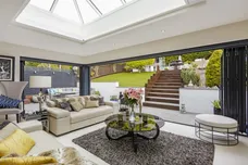 Woodlands Gardens, Epsom KT18 photo 2