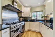 Avenue Road, Epsom KT18 photo 6