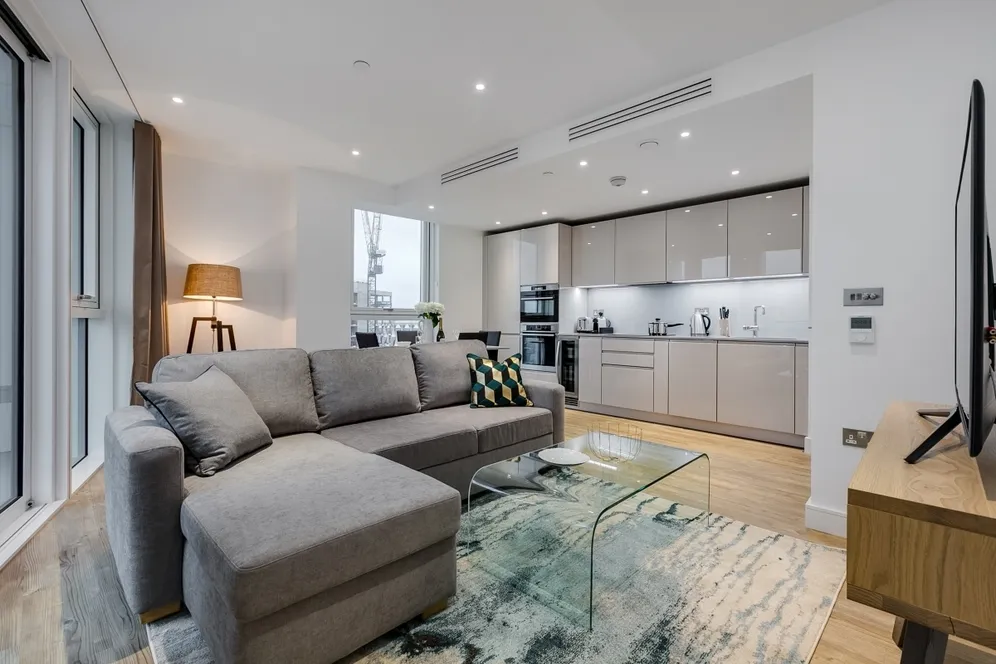 Nine Elms Point, Haydn Tower, 50 Wandsworth Road London SW8 photo 6