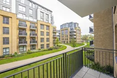 Pinewood Gardens Teddington TW11 photo 9