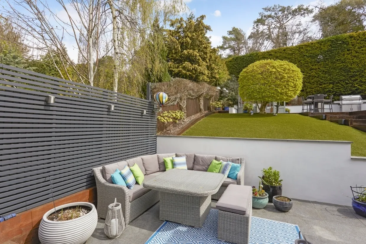 Woodlands Gardens, Epsom KT18 photo 15