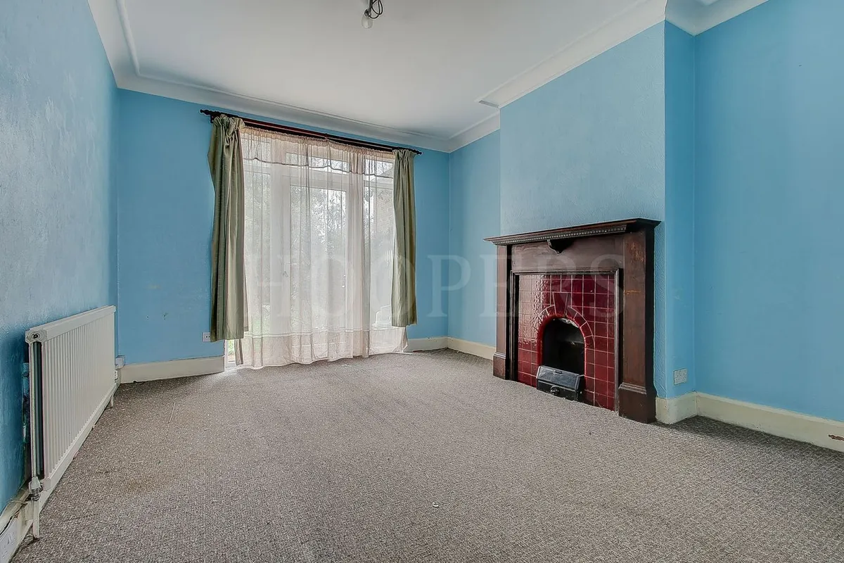 Curzon Crescent, London, NW10