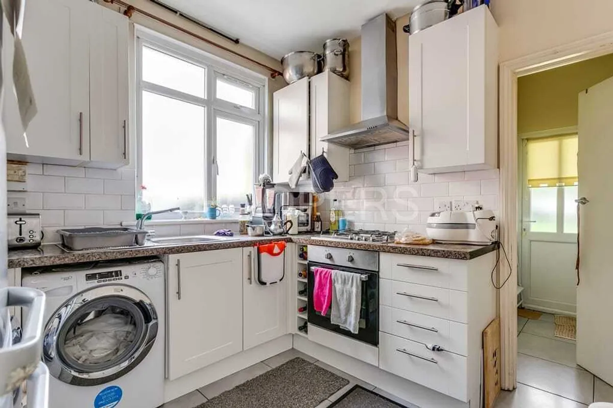 Curzon Crescent, London, NW10
