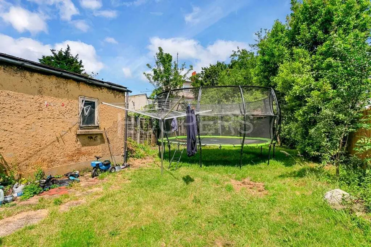 Curzon Crescent, London, NW10