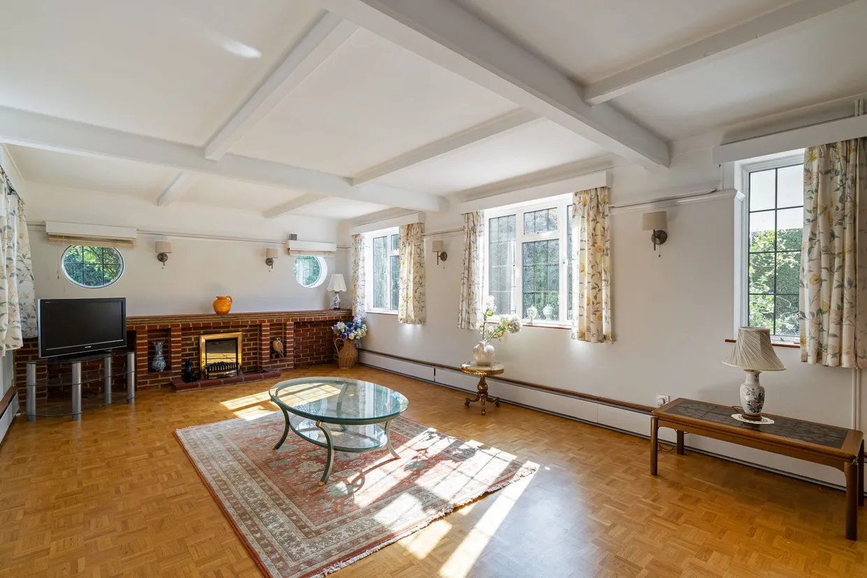 Woodstock, West Clandon, GU4 photo 2