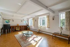 Woodstock, West Clandon, GU4 photo 2