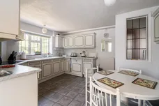 Woodstock, West Clandon, GU4 photo 5