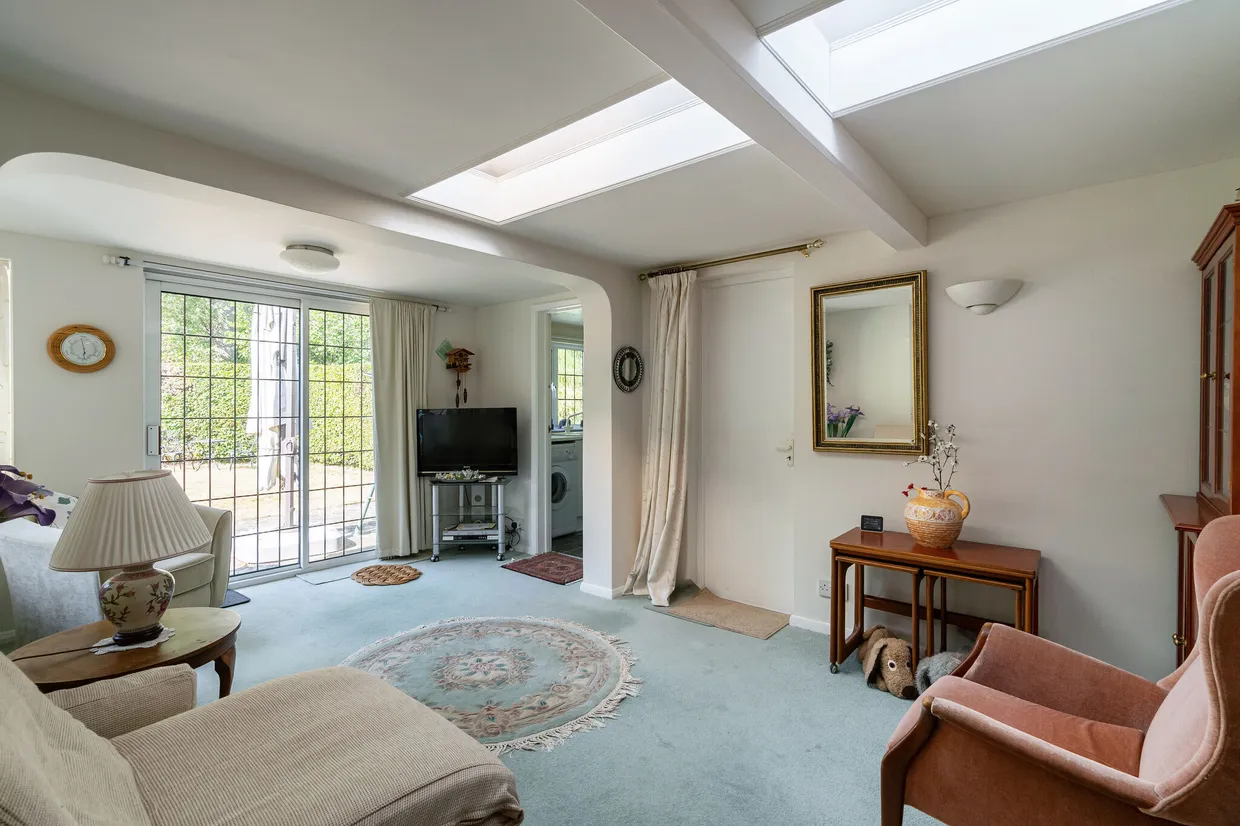 Woodstock, West Clandon, GU4 photo 6