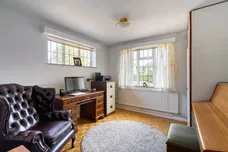 Woodstock, West Clandon, GU4 photo 8