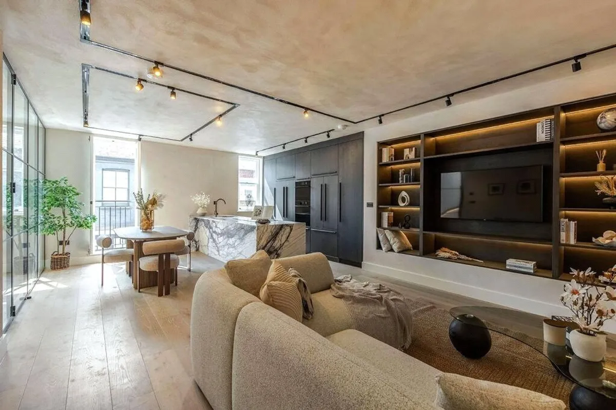 Russell Gardens Mews, London, W14